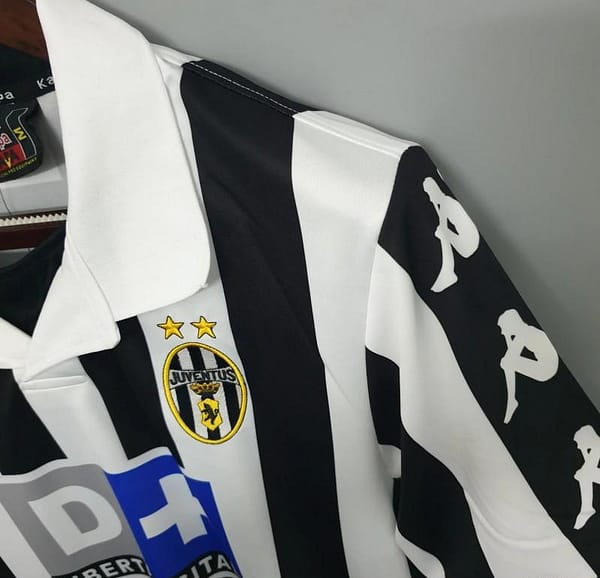 Retro 99/00 Juventus Home Jersey - Image 5
