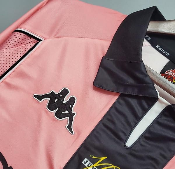 Retro 97/98 Juventus Away Pink Long Sleeve Jersey - Image 4