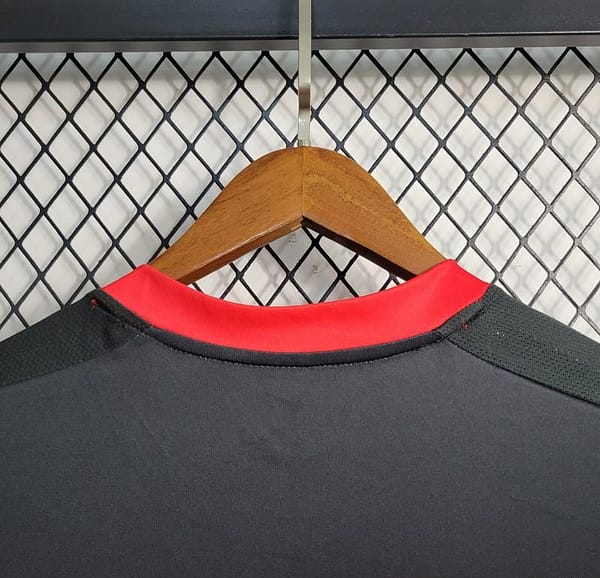 Retro 00/01 Season Flamengo Home Jersey - Image 2