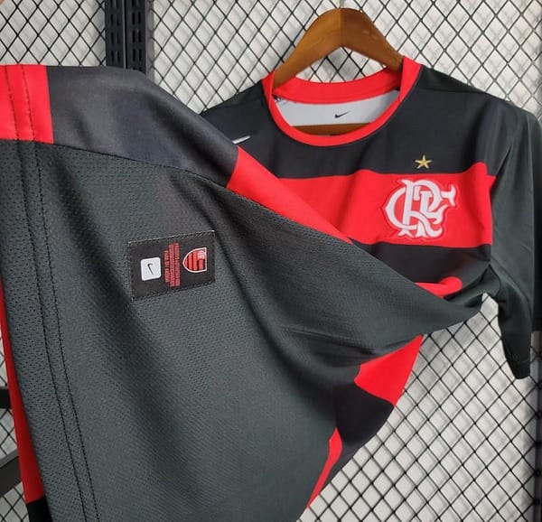Retro 00/01 Season Flamengo Home Jersey - Image 5