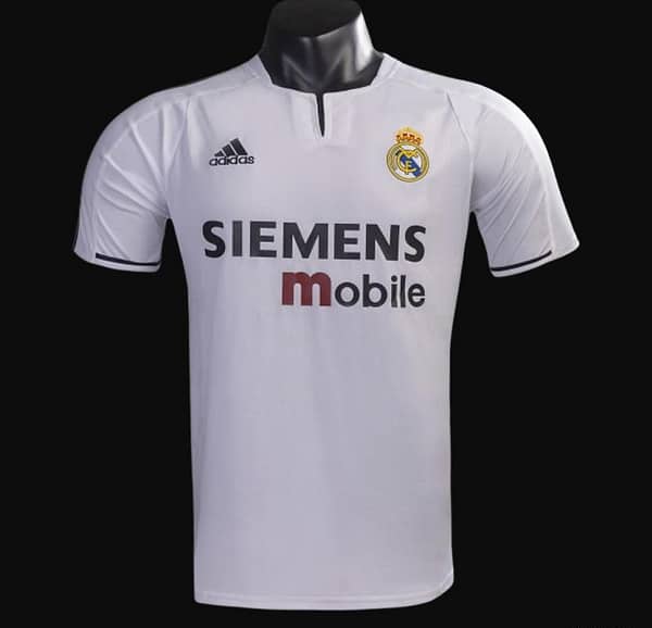 Retro 03/04 Real Madrid Home Jersey - Image 10