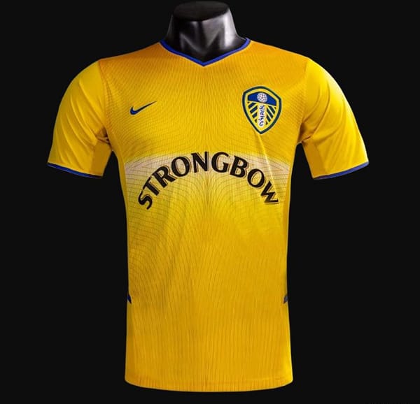 Retro 02/03 Leeds United Third Yellow Jersey - Image 11