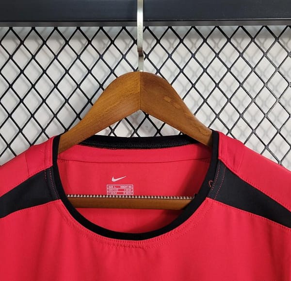Retro  02/04 Manchester United Home Jersey - Image 4