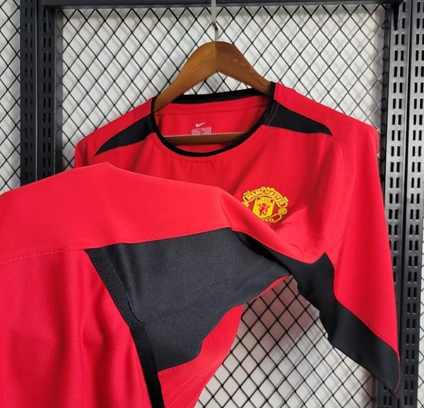 Retro  02/04 Manchester United Home Jersey - Image 8