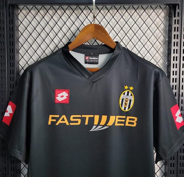 Retro 01-02 Juventus Away Black Soccer Jersey - Image 4
