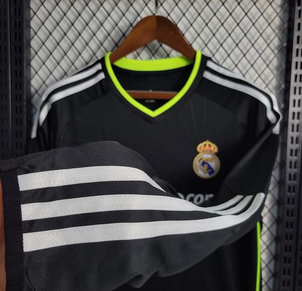 Retro 10-11 Real Madrid Away Black Long Sleeve Soccer Jersey - Image 5