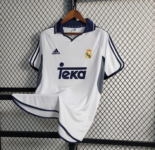 Retro 00-01 Real Madrid Home Jersey - Image 3