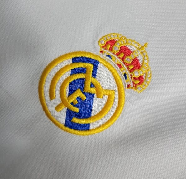 Retro 00-01 Real Madrid Home Jersey - Image 11