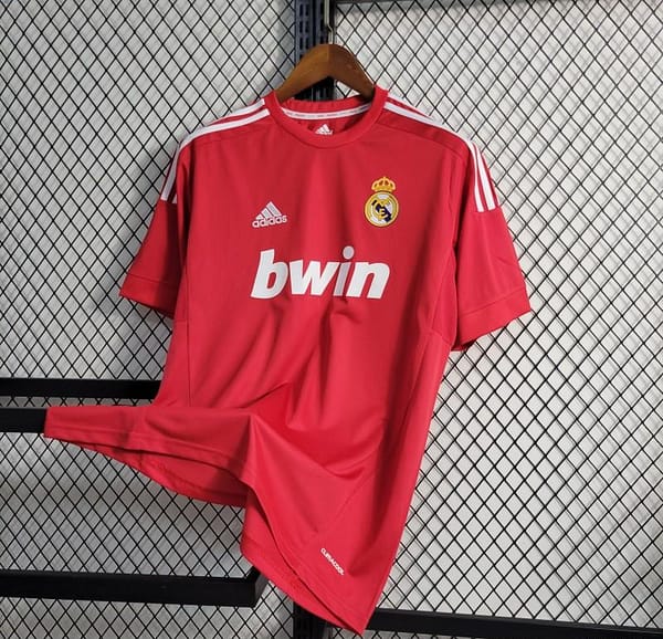 Retro11-12 Real Madrid Away Red Jersey - Image 5