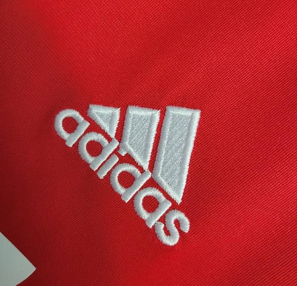 Retro11-12 Real Madrid Away Red Jersey - Image 8