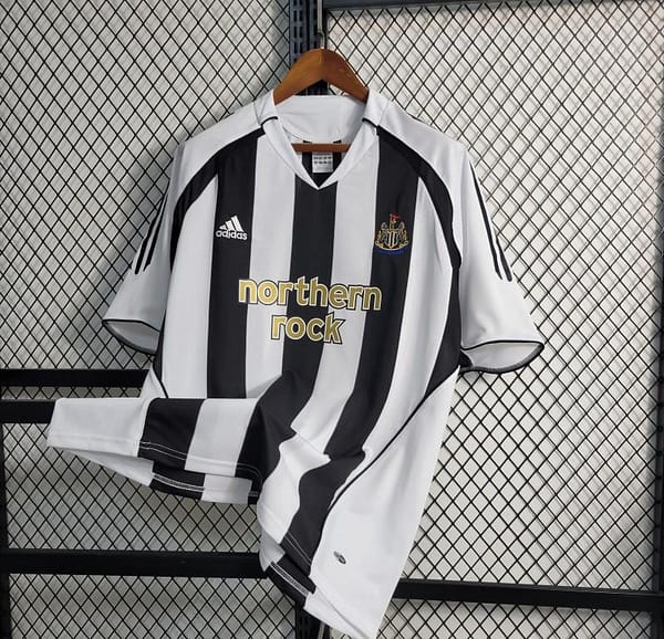 Retro 04-06 Newcastle United Home Jersey - Image 3