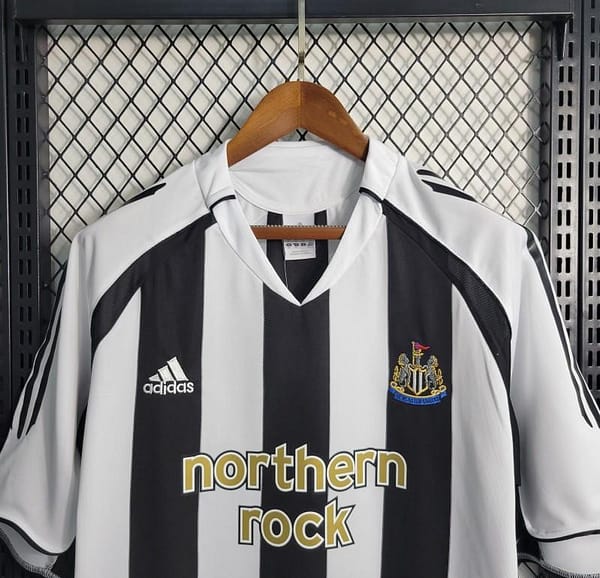 Retro 04-06 Newcastle United Home Jersey - Image 4