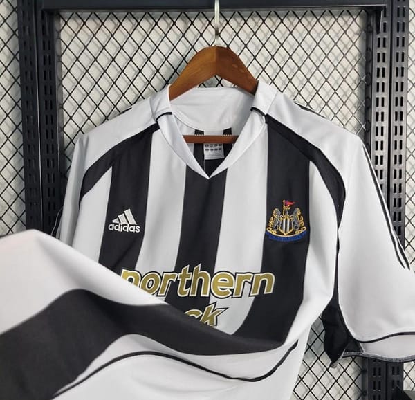 Retro 04-06 Newcastle United Home Jersey - Image 7