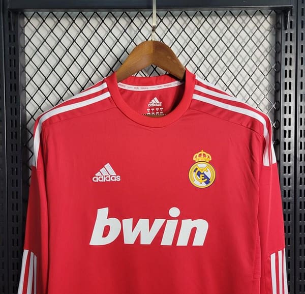 Retro Long Sleeve 11-12 Real Madrid Away Red Jersey - Image 2
