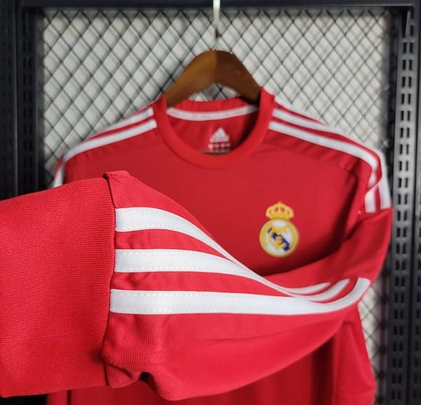 Retro Long Sleeve 11-12 Real Madrid Away Red Jersey - Image 5