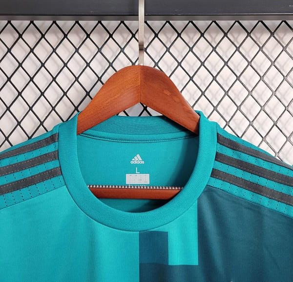 Retro 17-18 Real Madrid Third Blue Jersey - Image 5