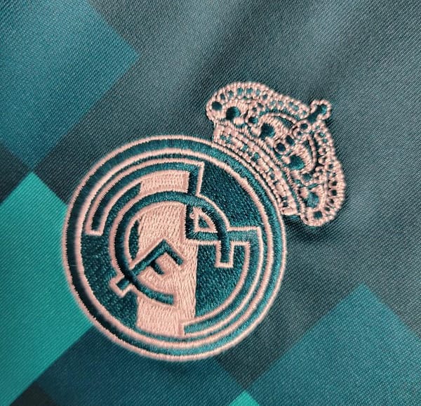 Retro 17-18 Real Madrid Third Blue Jersey - Image 7