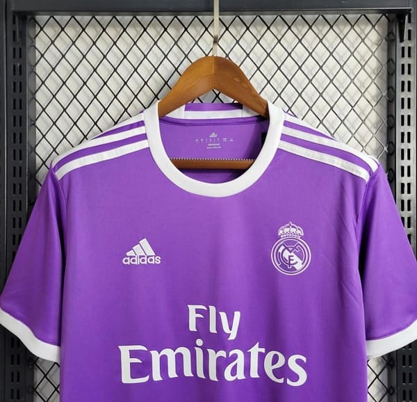 Retro Real Madrid 17/18 Away Purple Jersey - Image 6