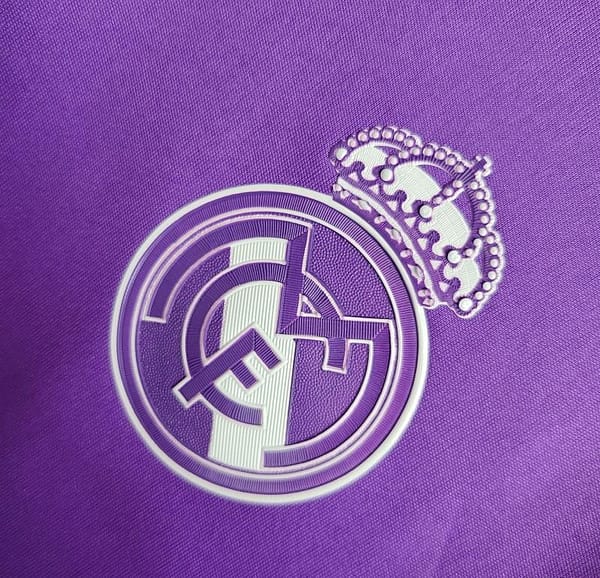 Retro Real Madrid 17/18 Away Purple Jersey - Image 8