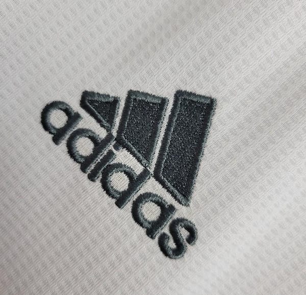 Retro Real Madrid 15/16 Home Jersey - Image 4