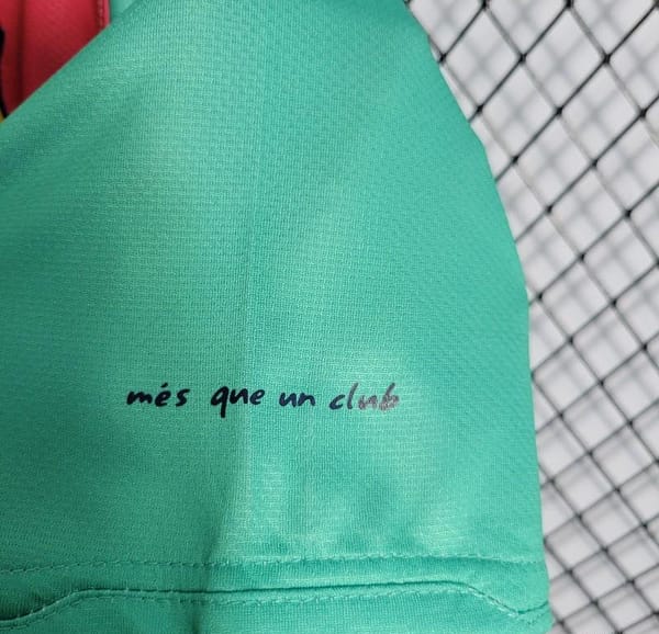 Retro 10/11 Barcelona Away Green Jersey - Image 5