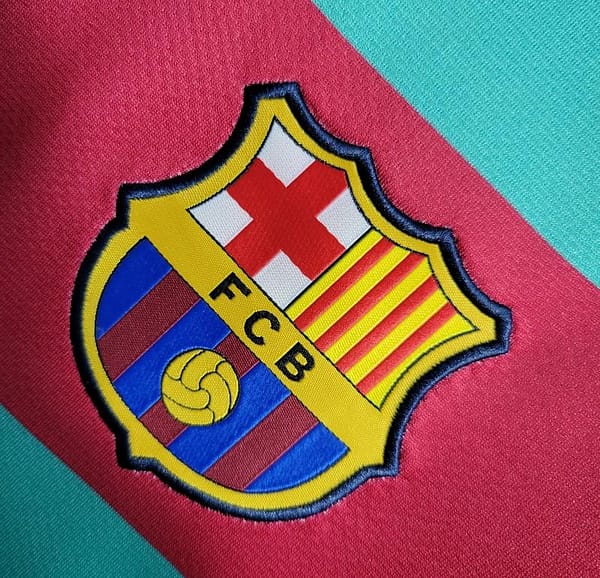 Retro 10/11 Barcelona Away Green Jersey - Image 10