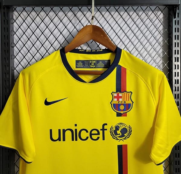 Retro 08/09 Barcelona Away Yellow Jersey - Image 5