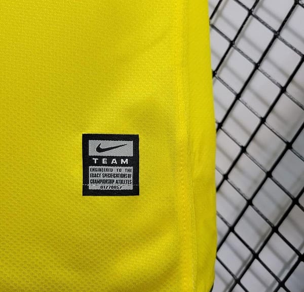Retro 08/09 Barcelona Away Yellow Jersey - Image 10