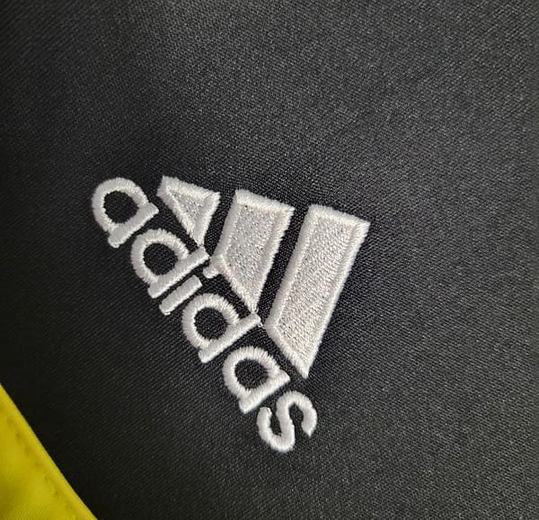 Retro 2011/12 Real Madrid Black Goalkeeper Jersey - Image 4