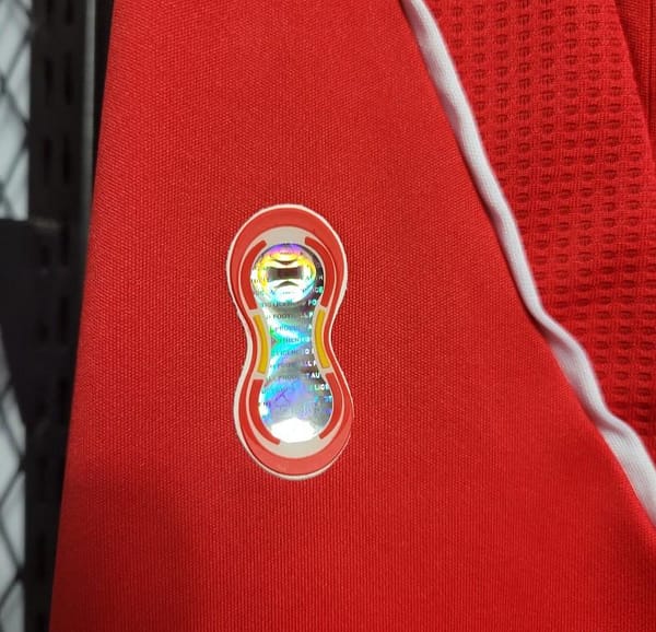 Retro 2006/07 Liverpool Home Jersey - Image 2