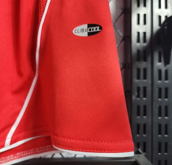 Retro 2006/07 Liverpool Home Jersey - Image 5
