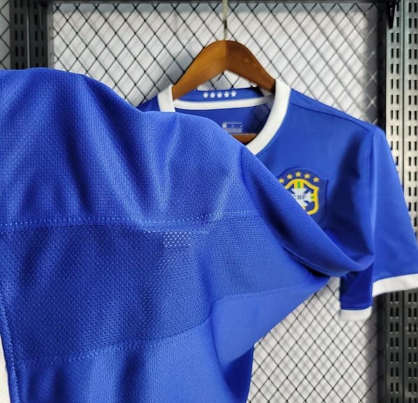 Retro 2006 Brazil Away Blue Jersey - Image 10