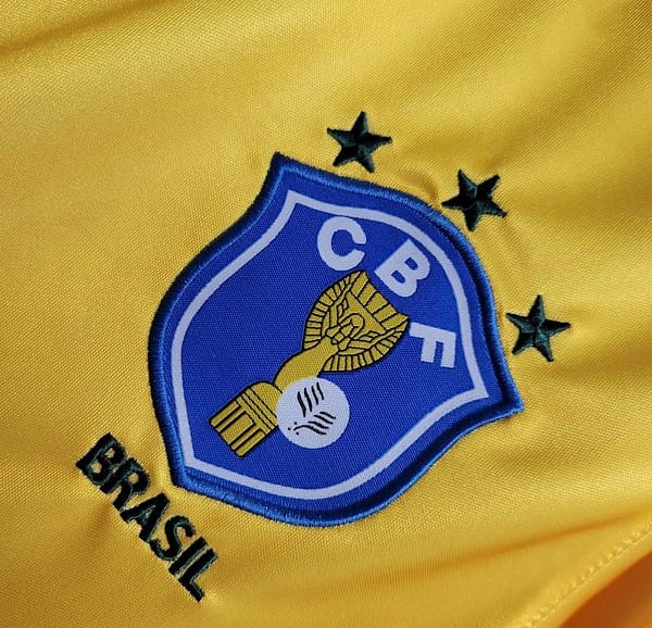 Retro 1988/1990 Brazil Home Jersey - Image 6