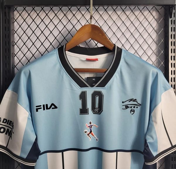 Retro 2001 Argentina Maradona #10 Commemorative Edition Jersey - Image 10