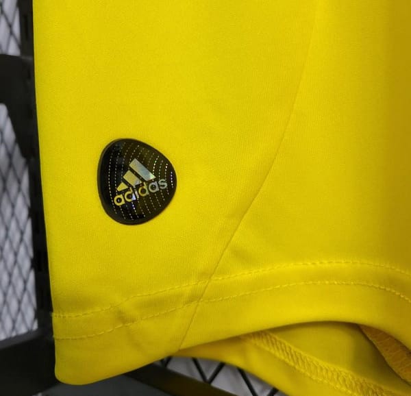 Retro 2011/12 Real Madrid Yellow Goalkeeper Jersey - Image 5