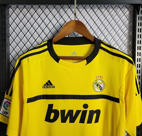 Retro 2011/12 Real Madrid Yellow Goalkeeper Jersey - Image 11
