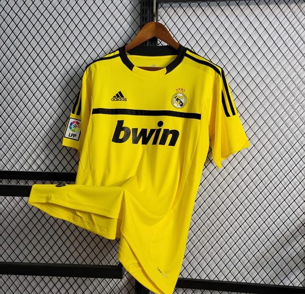 Retro 2011/12 Real Madrid Yellow Goalkeeper Jersey - Image 12