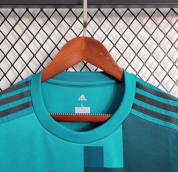 Retro Long Sleeve 17-18 Real Madrid Third Blue Jersey - Image 3