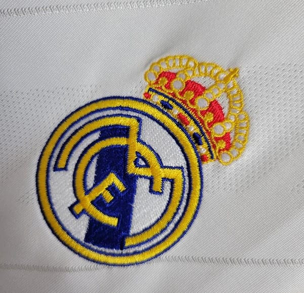 Retro Long Sleeve 17/18 Real Madrid Home Jersey - Image 2