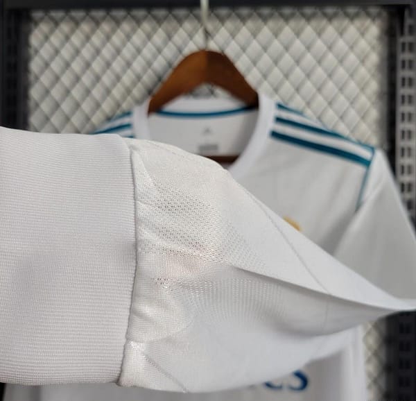 Retro Long Sleeve 17/18 Real Madrid Home Jersey - Image 4