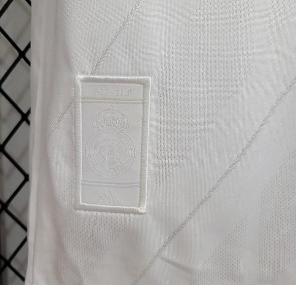 Retro Long Sleeve 17/18 Real Madrid Home Jersey - Image 6