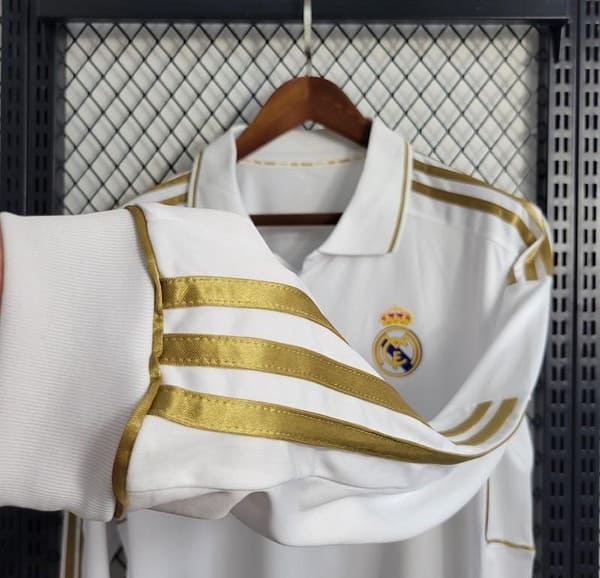 Retro Real Madrid 11/12 Long Sleeve Home Jersey - Image 4