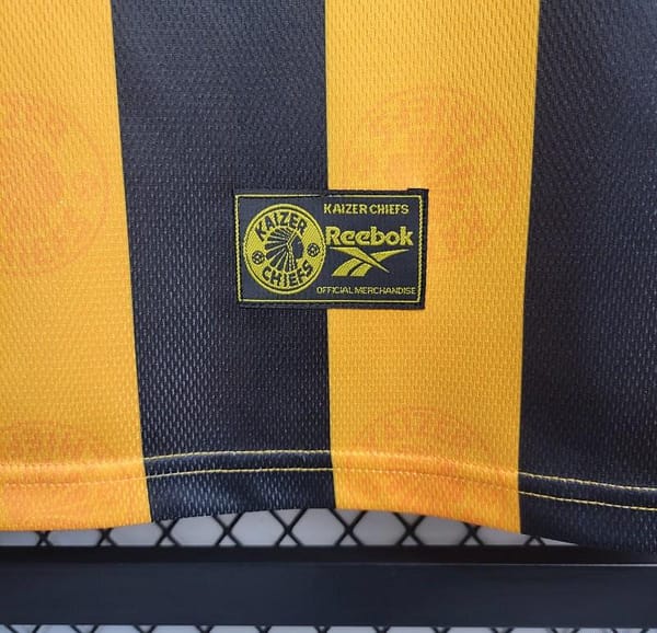 Retro 98/99 Kaizer Chiefs HomeJersey - Image 8