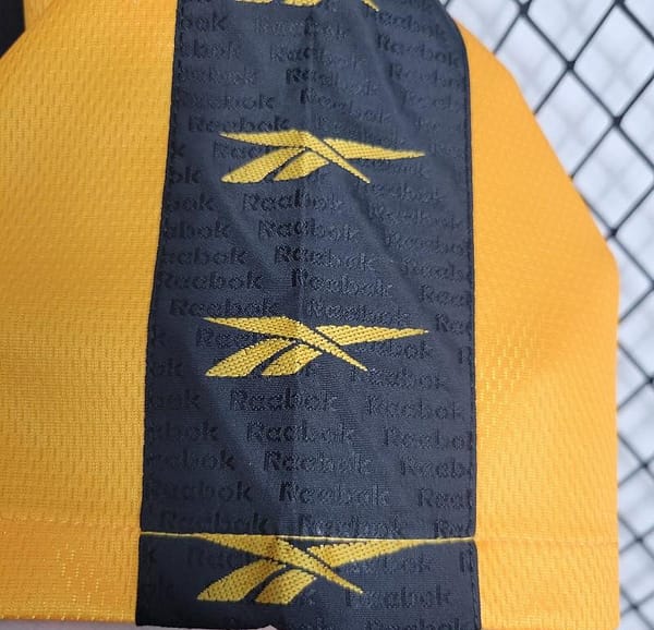 Retro 98/99 Kaizer Chiefs HomeJersey - Image 9