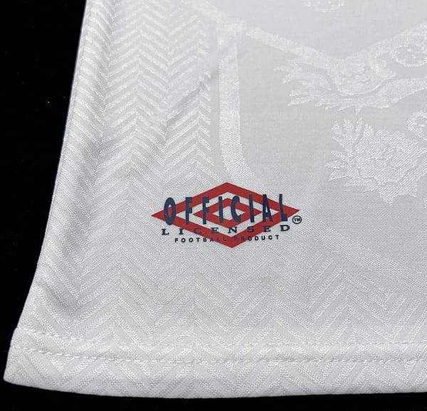 Retro 94/95 England At Home Soccer Jersey - Image 4