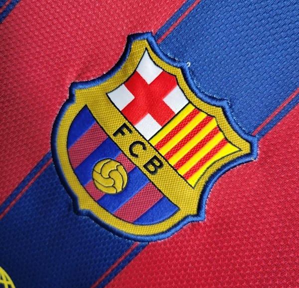 Retro 09-10 Barcelona Home Soccer Jersey - Image 2