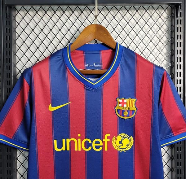 Retro 09-10 Barcelona Home Soccer Jersey - Image 3