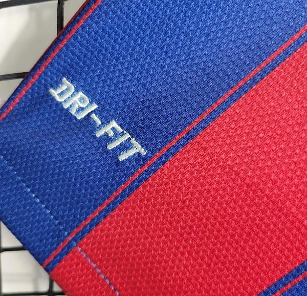 Retro 09-10 Barcelona Home Soccer Jersey - Image 6
