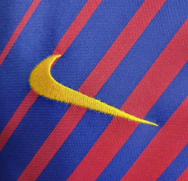 Retro 17-18 Barcelona Home Soccer Jersey - Image 4
