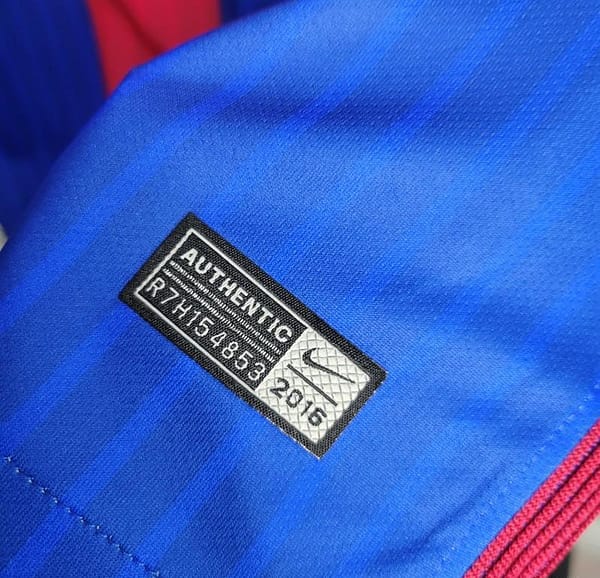 Retro 16-17 Barcelona Home Soccer Jersey - Image 6